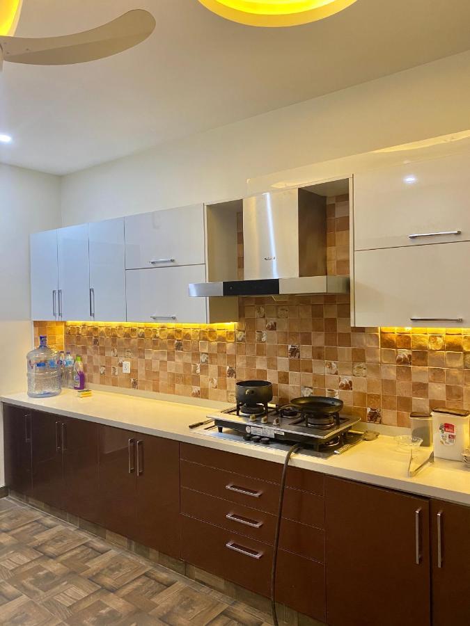Continental Boutique House Bed & Breakfast Islamabad Exterior photo